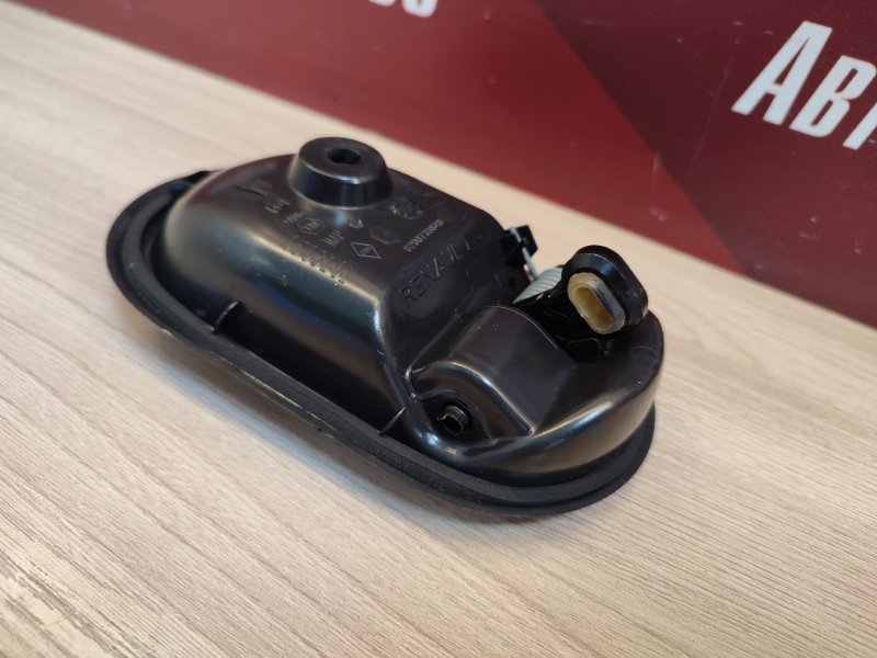 внутренняя ручка двери