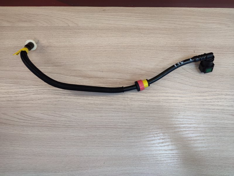 Трубка топливная