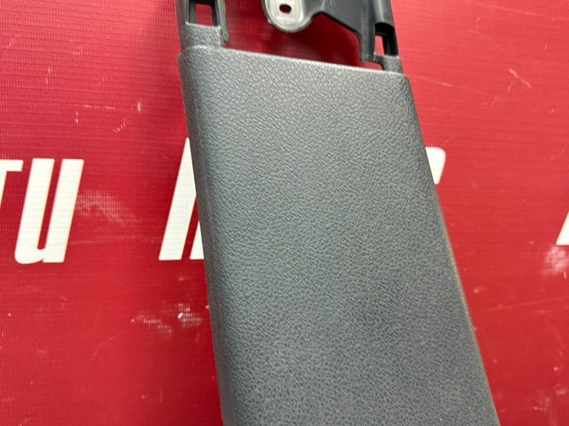 Обшивка средней стойки