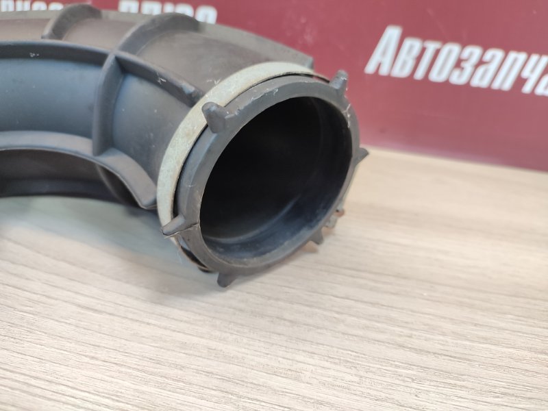 Патрубок воздушного фильтра
