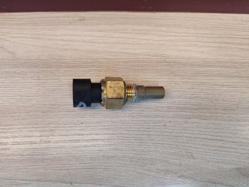 Датчик температуры охлаждающей жидкости