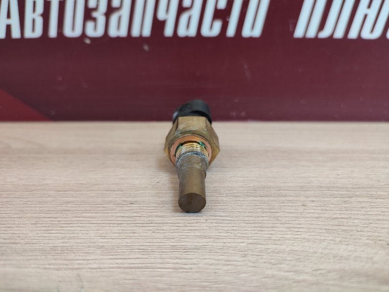 Датчик температуры охлаждающей жидкости