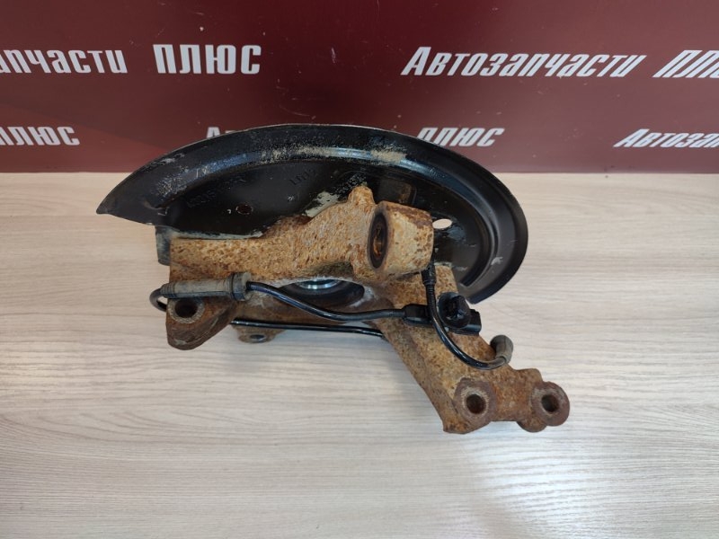 Кулак поворотный