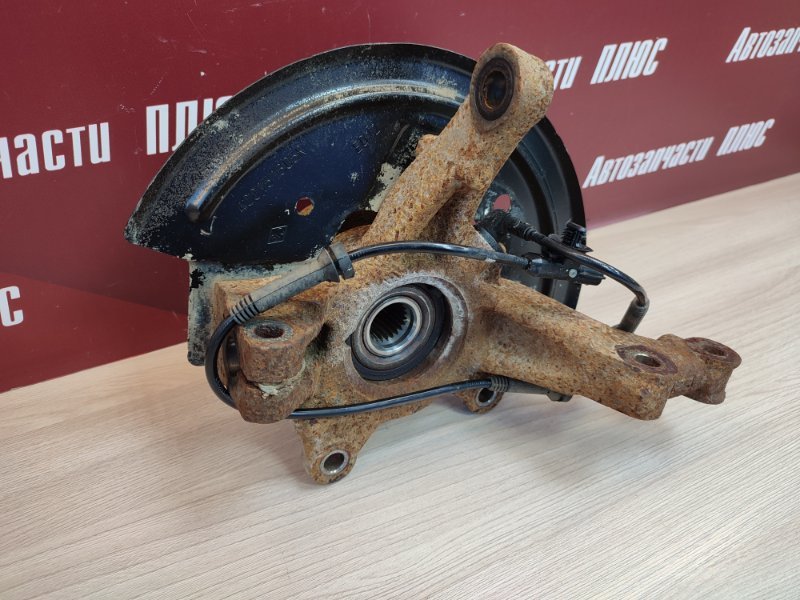 Кулак поворотный