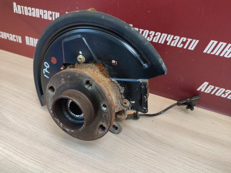 Кулак поворотный