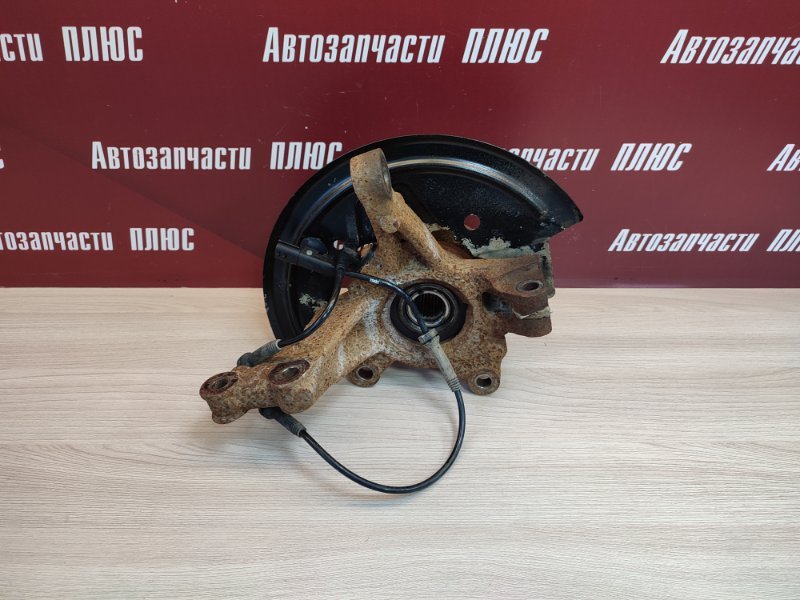 Кулак поворотный