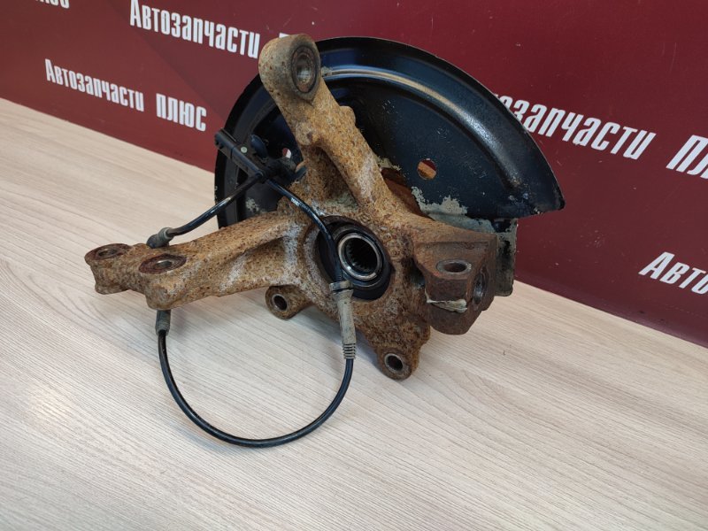 Кулак поворотный