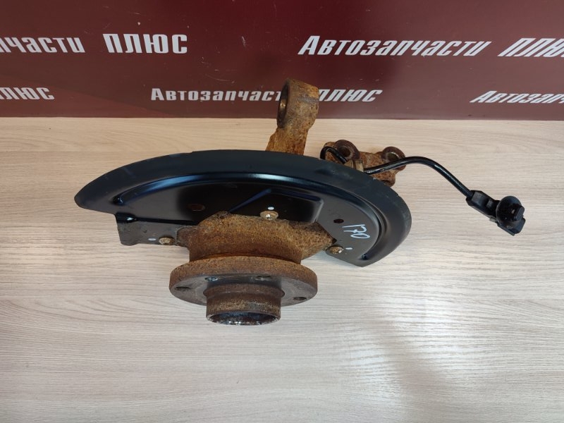 Кулак поворотный