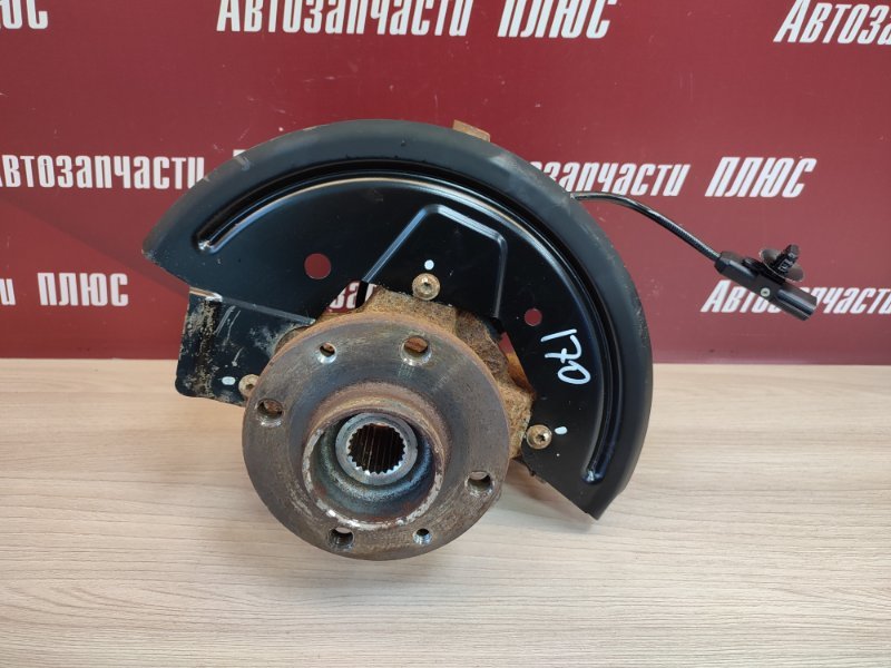 Кулак поворотный