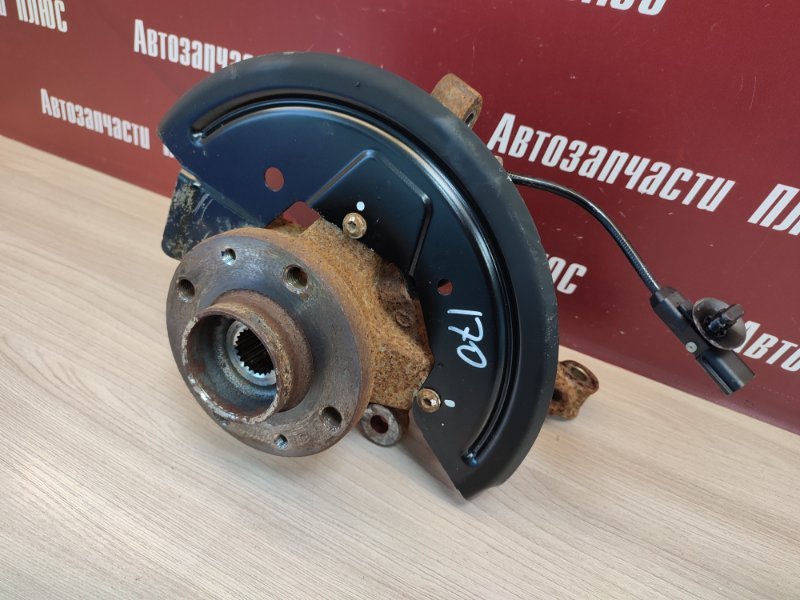 Кулак поворотный