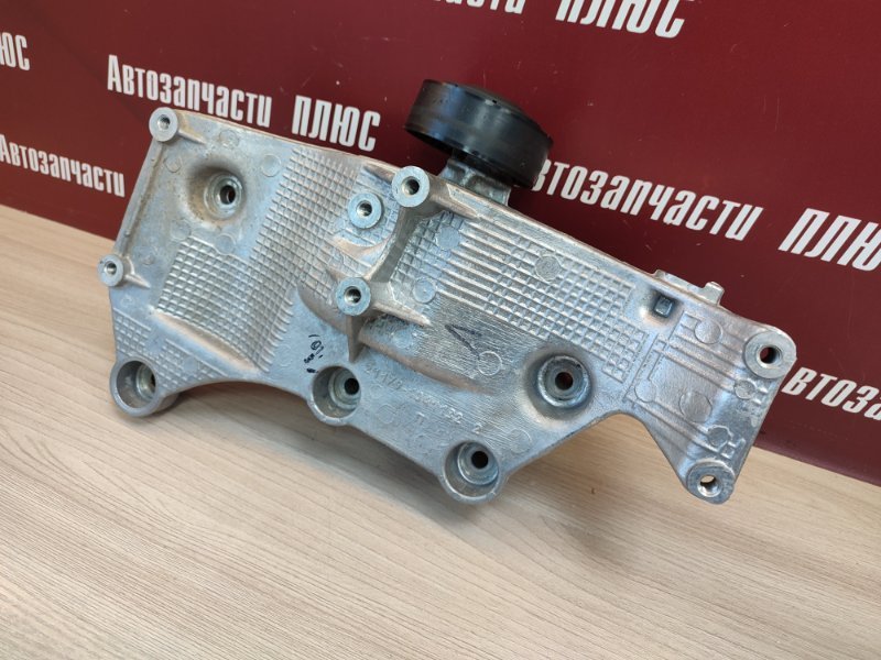 Кронштейн генератора