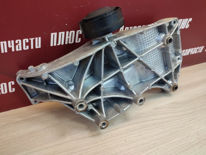 Кронштейн генератора