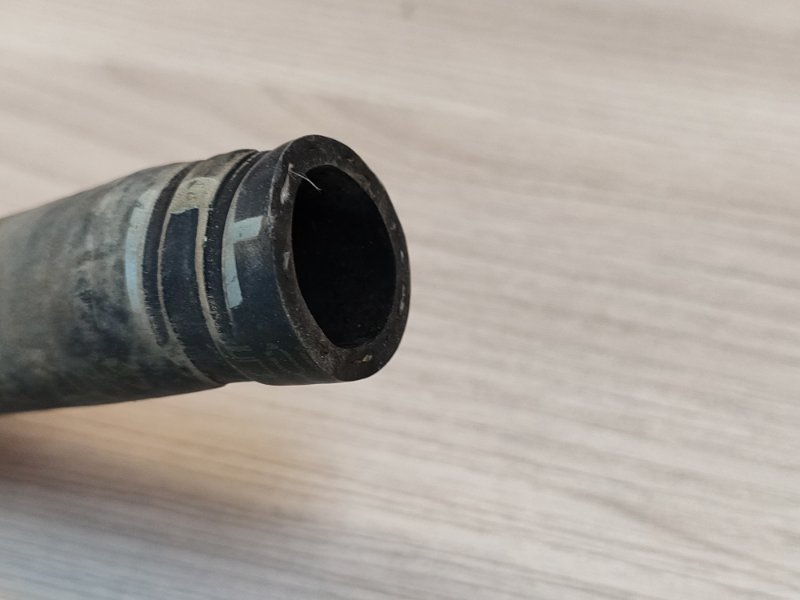 Патрубок отопителя