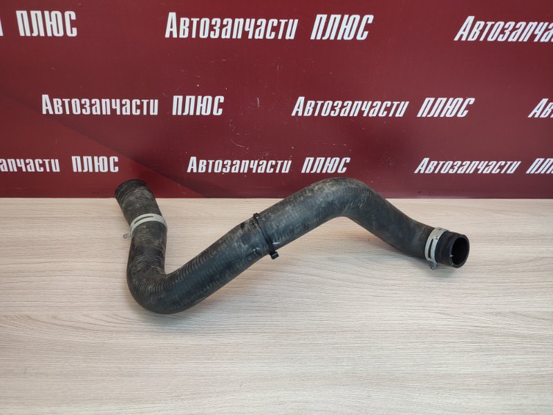 Верхний патрубок радиатора