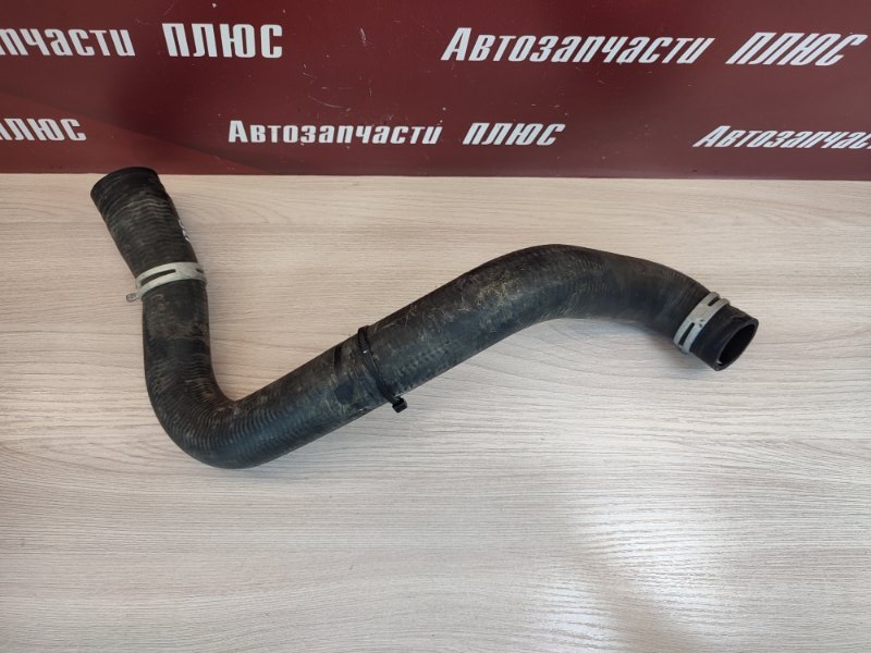 Верхний патрубок радиатора