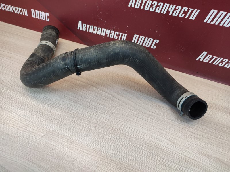 Верхний патрубок радиатора