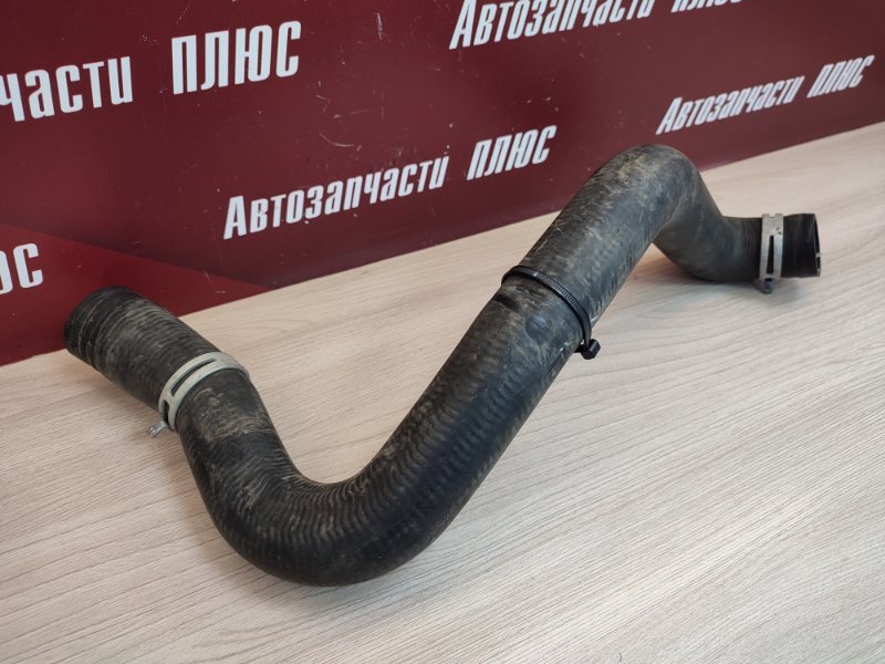 Верхний патрубок радиатора