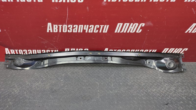 Планка под жабо