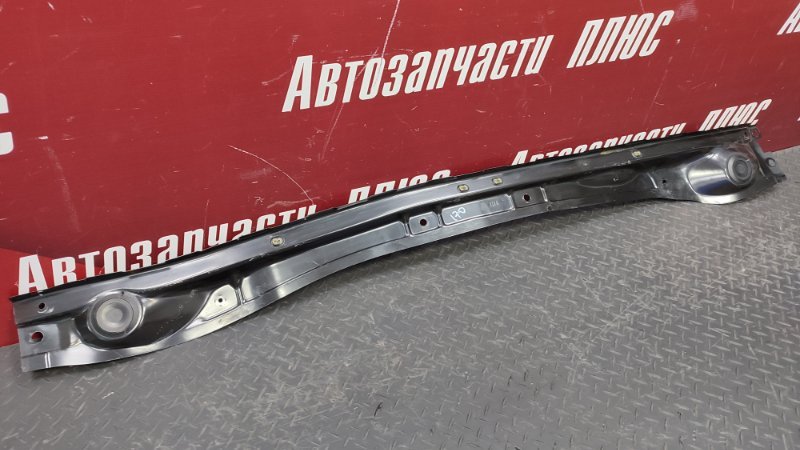 Планка под жабо