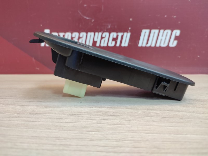 Кнопка стеклоподъемника