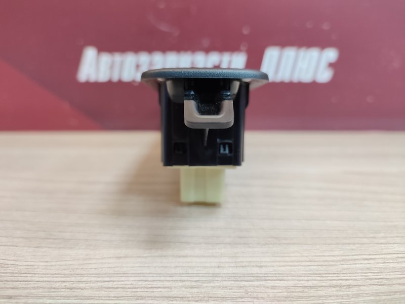 Кнопка стеклоподъемника