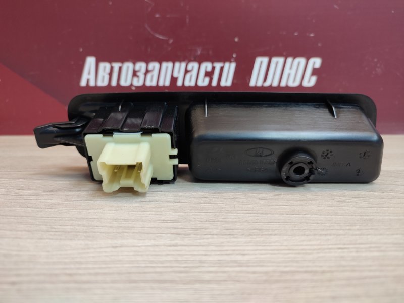 Кнопка стеклоподъемника