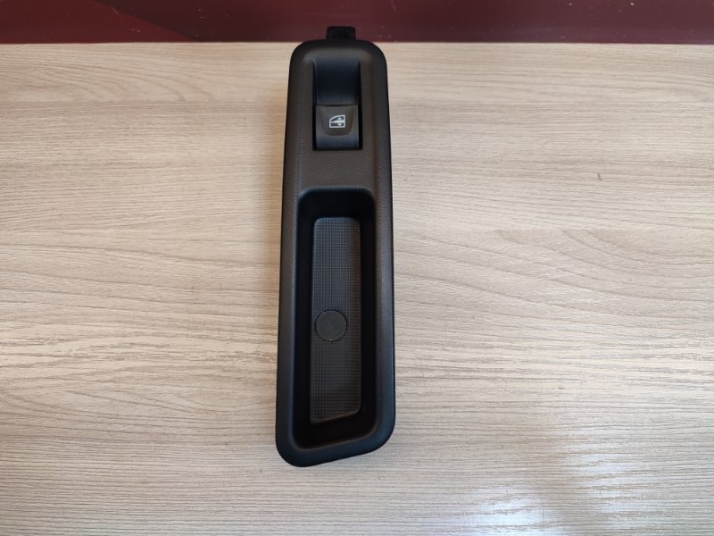 Кнопка стеклоподъемника