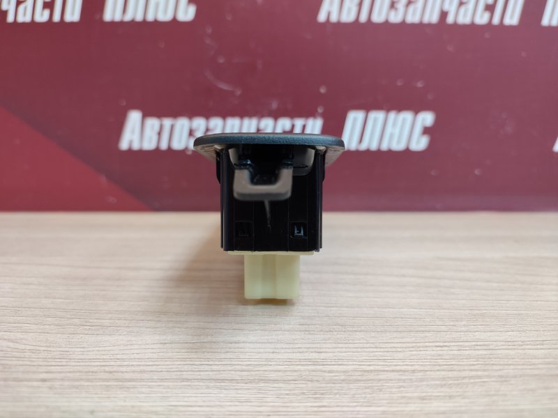 Кнопка стеклоподъемника