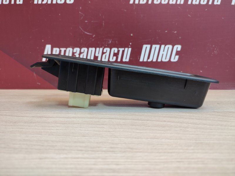 Кнопка стеклоподъемника