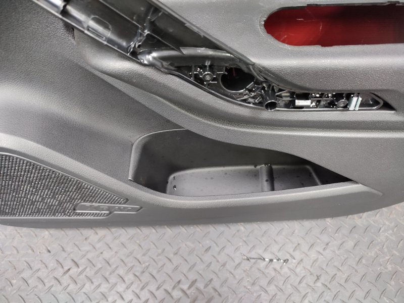 Обшивка боковой двери