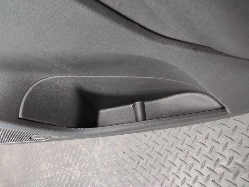 Обшивка боковой двери