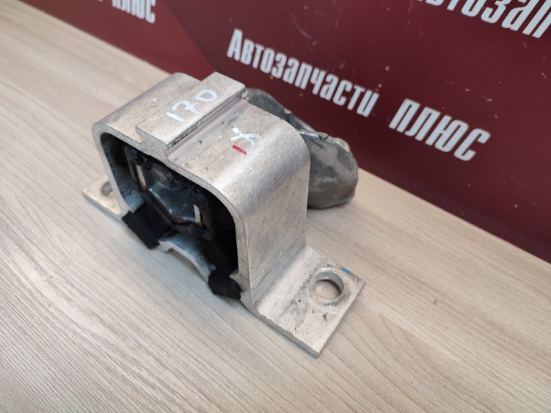 Опора двигателя