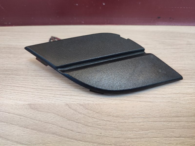 Заглушка буксировочного крюка