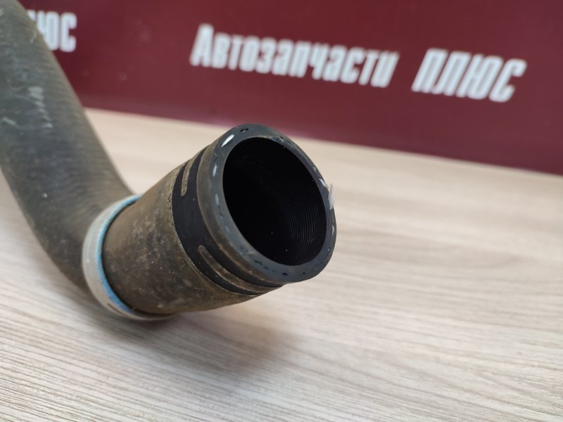 Патрубок радиатора нижний