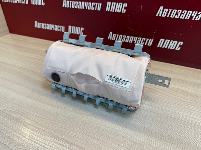 Подушка безопасности пассажира