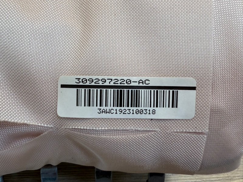 Подушка безопасности пассажира