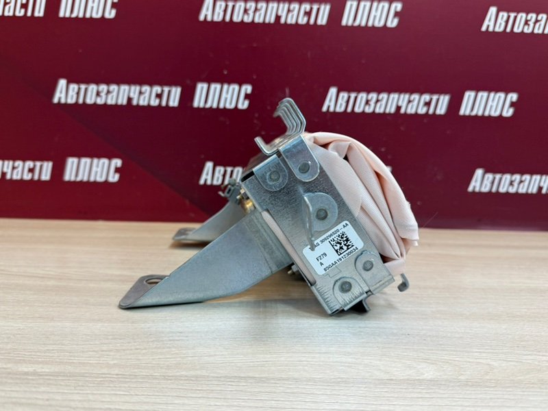 Подушка безопасности пассажира