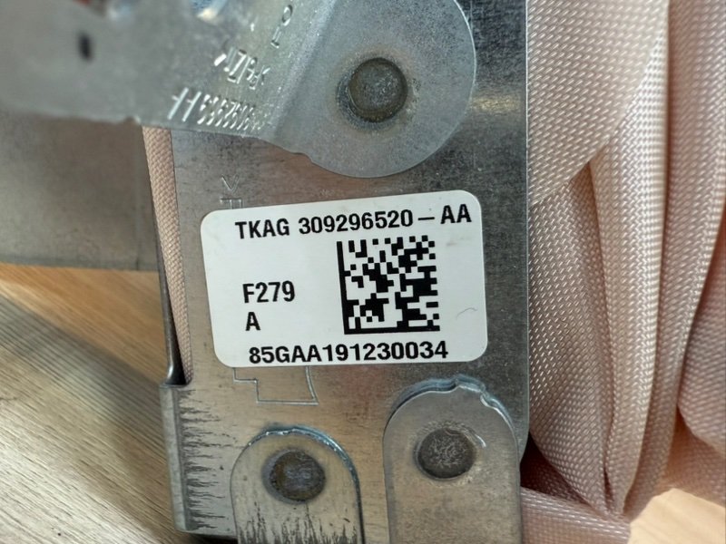 Подушка безопасности пассажира