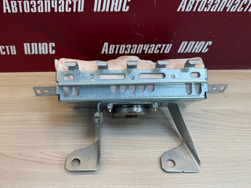 Подушка безопасности пассажира