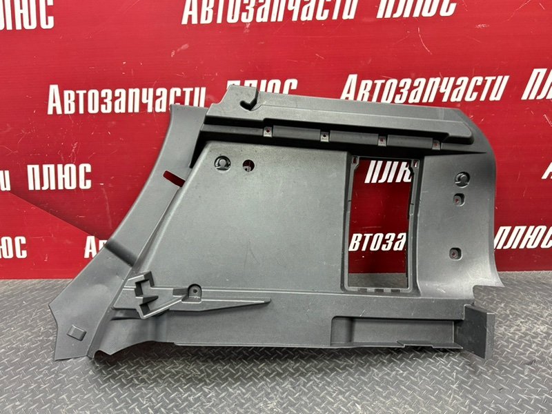 Обшивка багажника