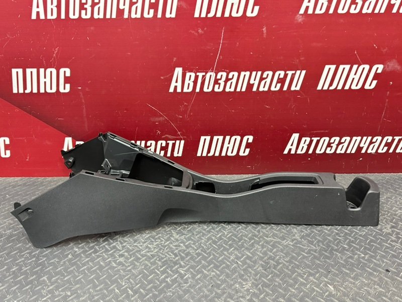 Консоль между сидений