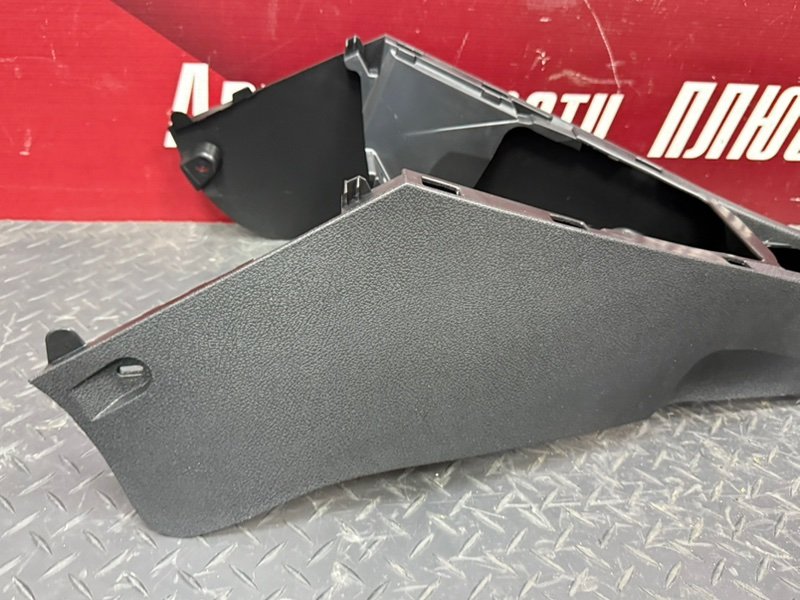 Консоль между сидений