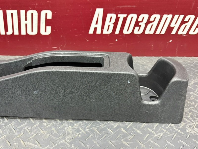 Консоль между сидений