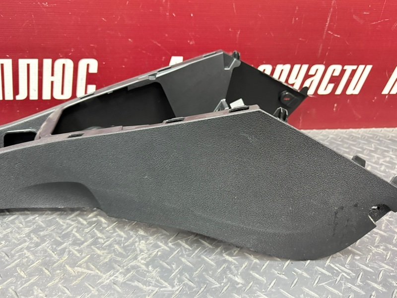 Консоль между сидений