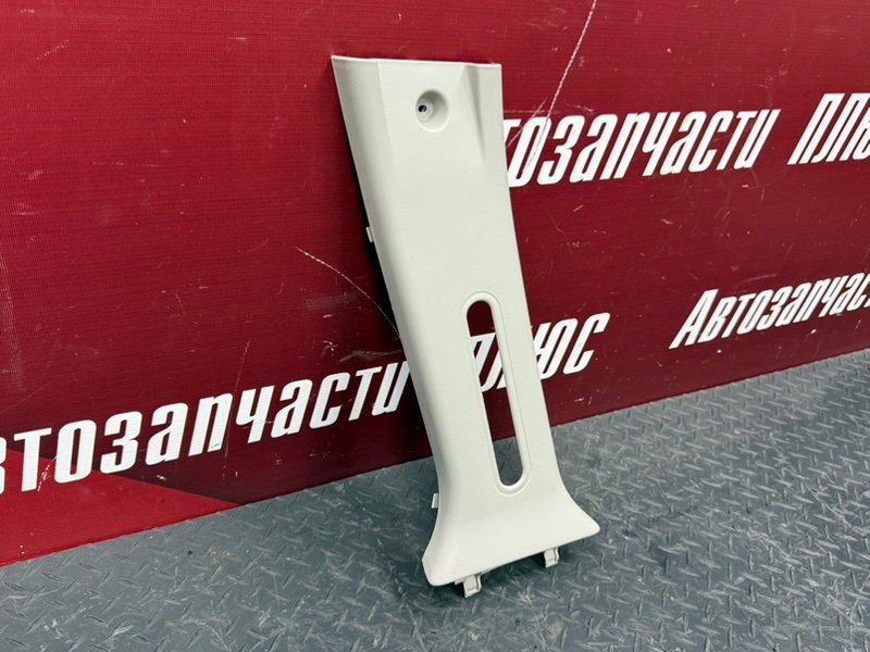 Обшивка средней стойки