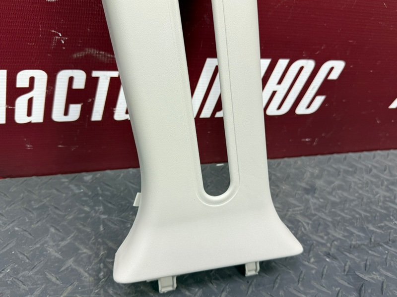 Обшивка средней стойки