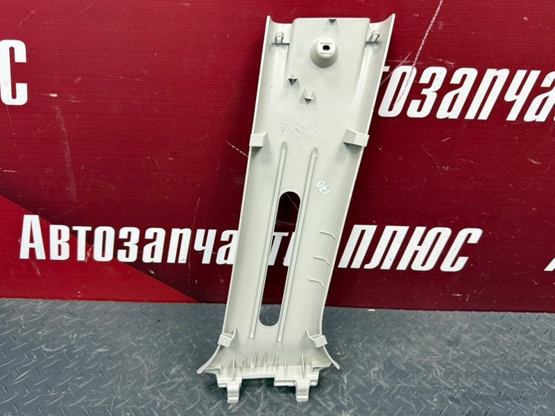 Обшивка средней стойки