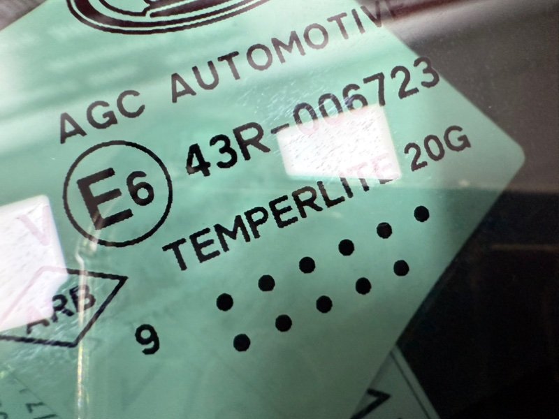 Форточка кузова