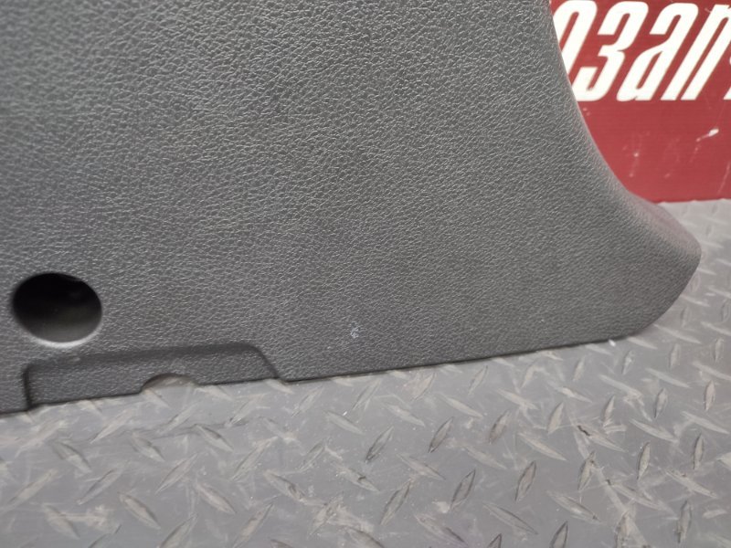 Обшивка средней стойки