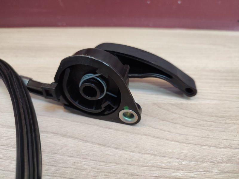 Трос замка капота